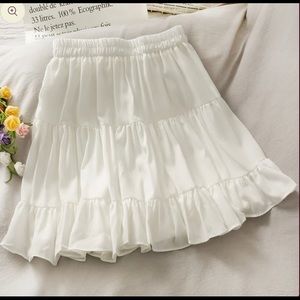 White basic tiered skirt